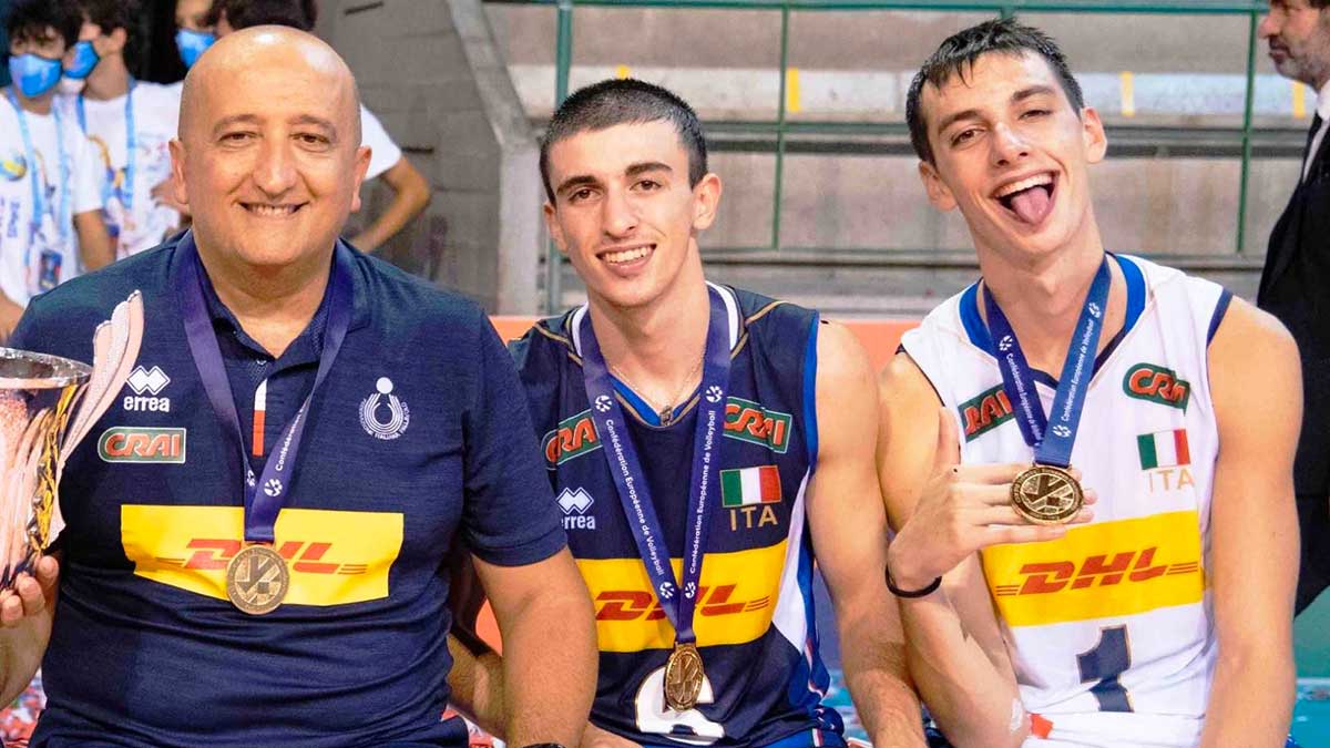 Gabriele Laurenzano e Cosimo Balestra insieme al tecnico azzurro Vincenzo Fanizza